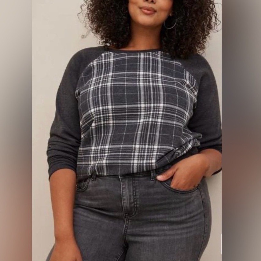Torrid Gray/White Classic Fit Cozy Fleece Crew Neck Raglan Sweatshirt